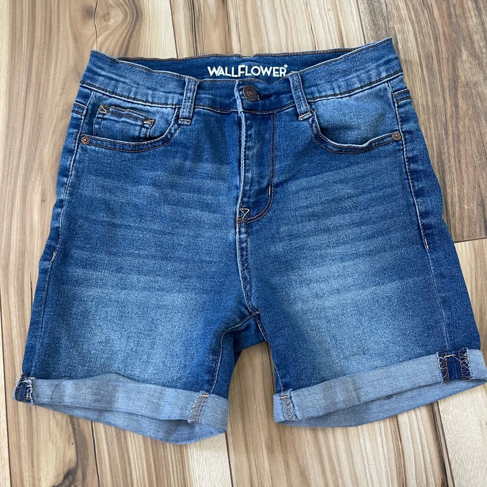 Wallflower the irresistible high rise jean short